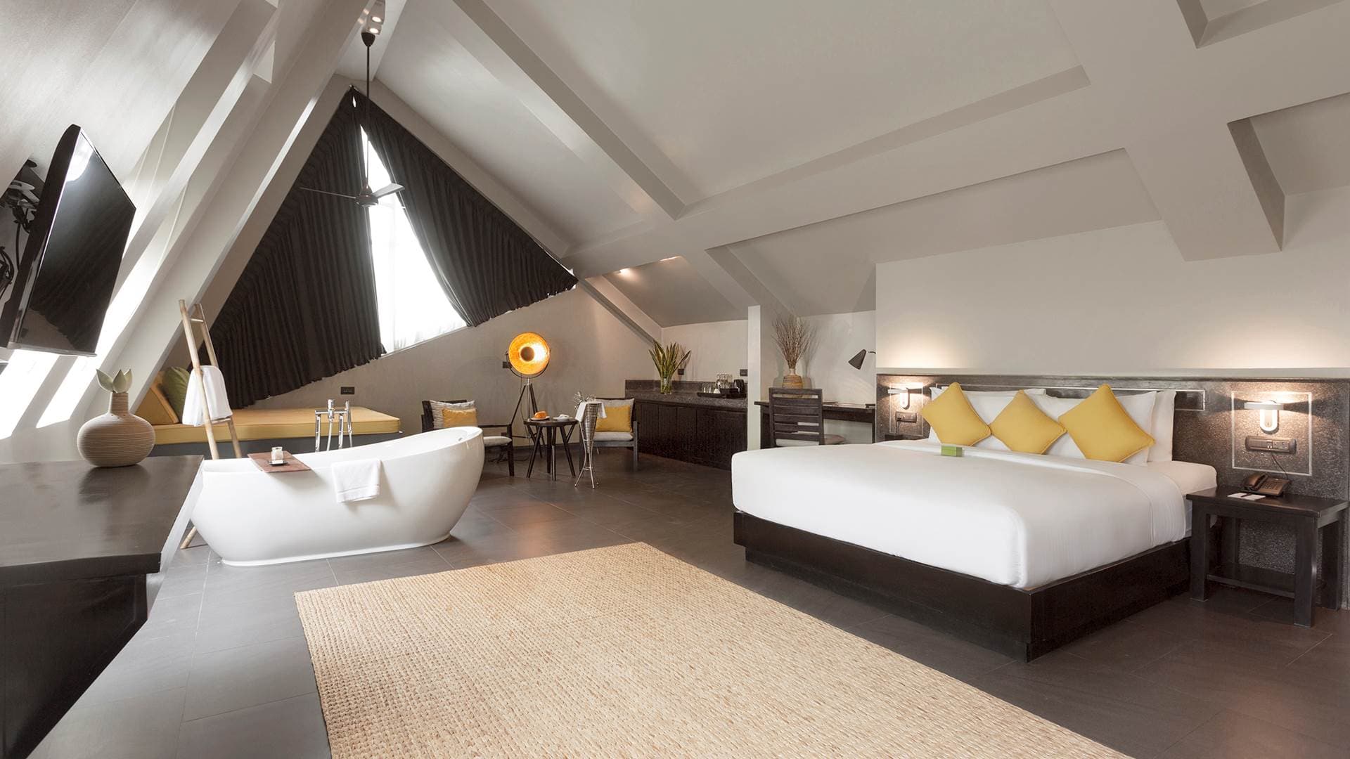 Deluxe Rooftop Suite