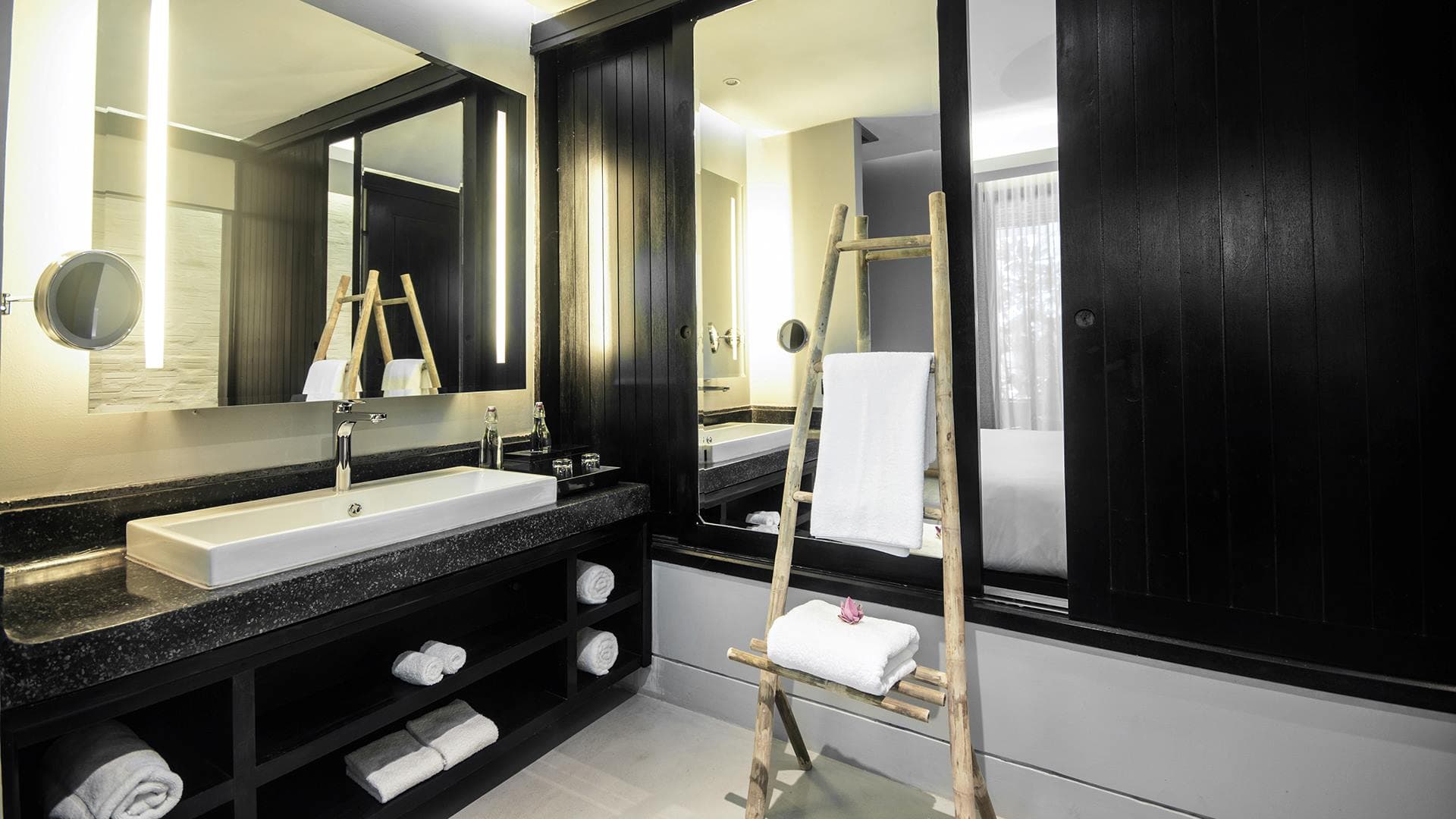 Anjali by Syphon deluxe room bathroom with pool access